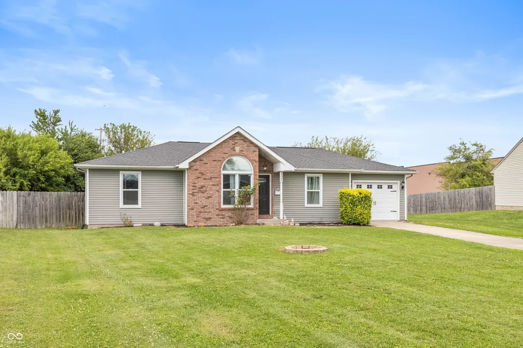 1122 Cottage Circle Seymour IN 47274