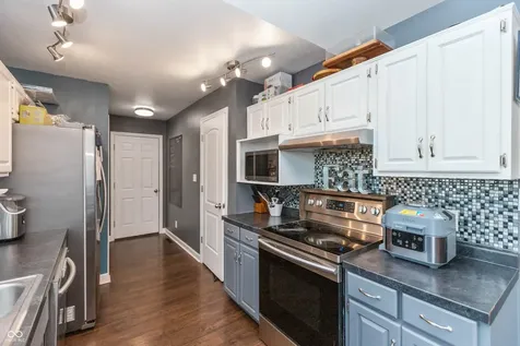1122 Cottage Circle Seymour IN 47274