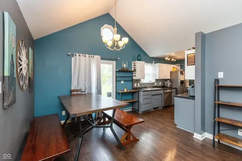 1122 Cottage Circle Seymour IN 47274