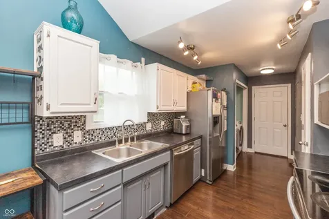 1122 Cottage Circle Seymour IN 47274
