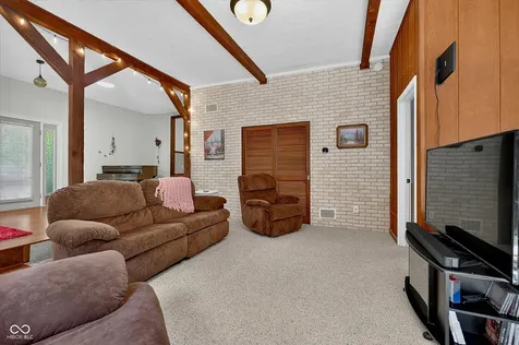 6926 Woodridge Drive Avon IN 46123