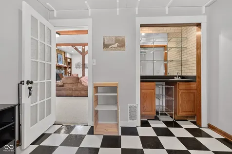 6926 Woodridge Drive Avon IN 46123
