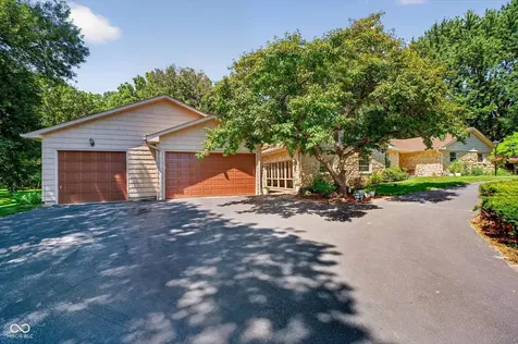 6926 Woodridge Drive Avon IN 46123