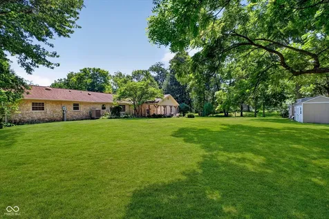 6926 Woodridge Drive Avon IN 46123