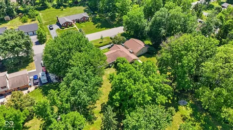 6926 Woodridge Drive Avon IN 46123