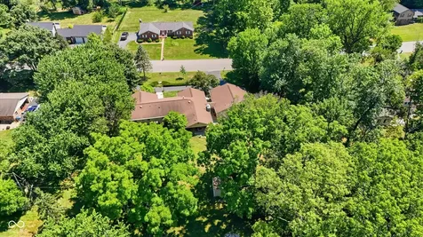 6926 Woodridge Drive Avon IN 46123