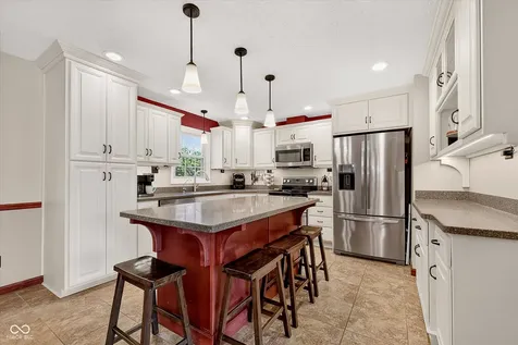6926 Woodridge Drive Avon IN 46123