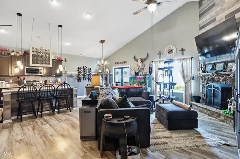 7825 Bullfinch Lane Indianapolis IN 46239