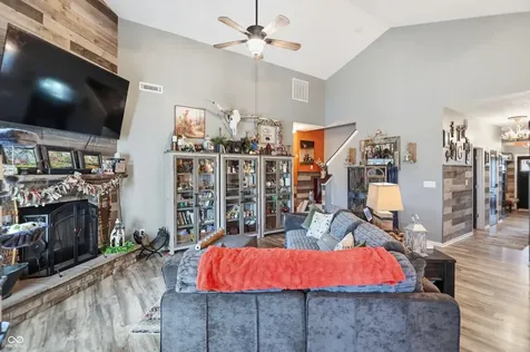 7825 Bullfinch Lane Indianapolis IN 46239