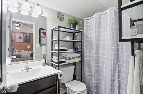 7825 Bullfinch Lane Indianapolis IN 46239
