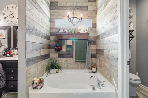 7825 Bullfinch Lane Indianapolis IN 46239