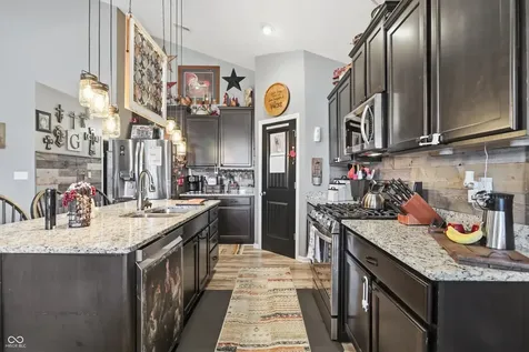 7825 Bullfinch Lane Indianapolis IN 46239