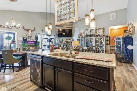 7825 Bullfinch Lane Indianapolis IN 46239