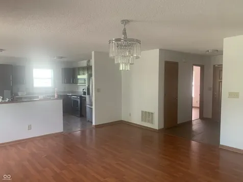 6444 Amick Way Indianapolis IN 46268