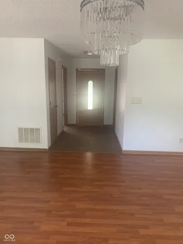 6444 Amick Way Indianapolis IN 46268