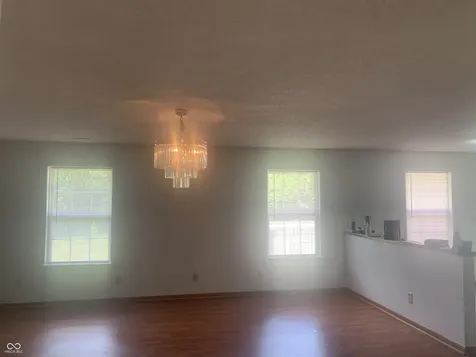 6444 Amick Way Indianapolis IN 46268