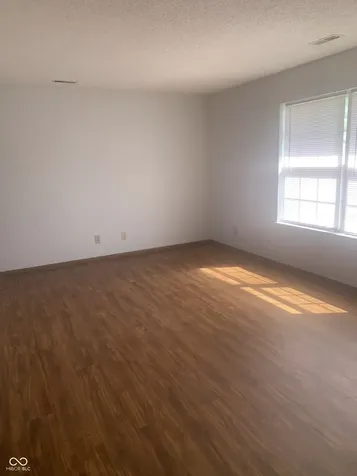 6444 Amick Way Indianapolis IN 46268