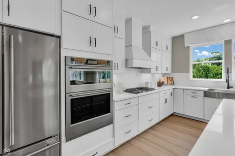 9864 Canterwood Lane Fishers IN 46038