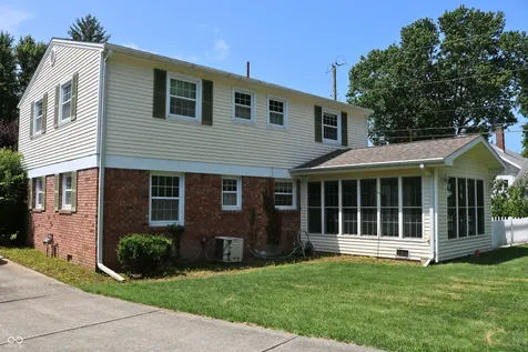 1258 W Country Club Road Crawfordsville IN 47933