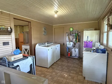 2438 N 500 E Crawfordsville IN 47933