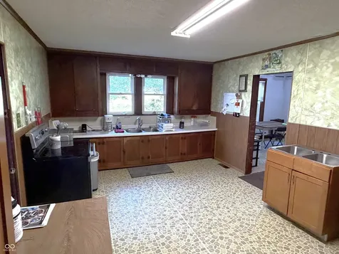 2438 N 500 E Crawfordsville IN 47933