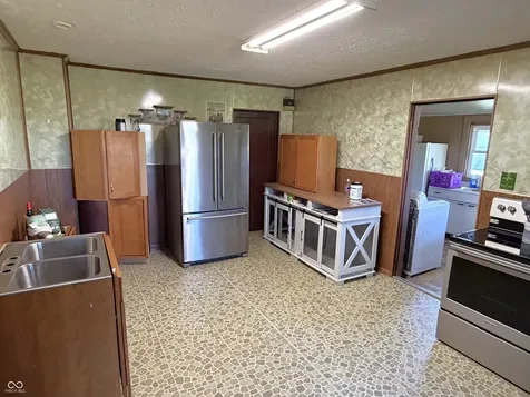 2438 N 500 E Crawfordsville IN 47933