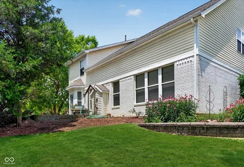1720 Bentbrook Drive Avon IN 46123