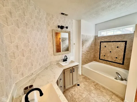 8913 Glass Chimney Lane Fishers IN 46037