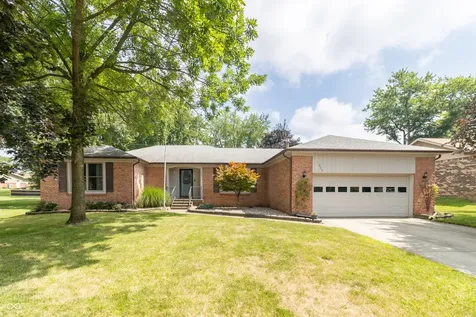 204 Creek Wood Drive Greenfield IN 46140