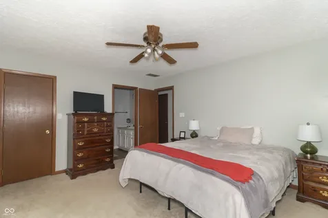 204 Creek Wood Drive Greenfield IN 46140
