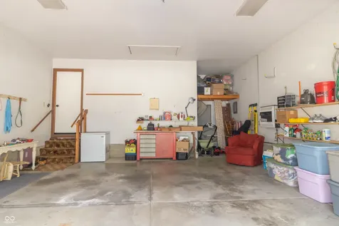 204 Creek Wood Drive Greenfield IN 46140