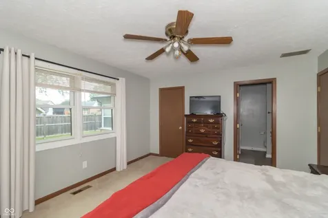 204 Creek Wood Drive Greenfield IN 46140
