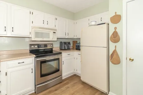 204 Creek Wood Drive Greenfield IN 46140