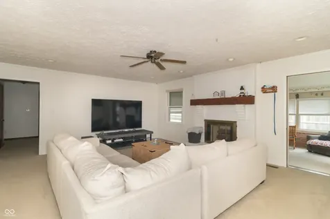 204 Creek Wood Drive Greenfield IN 46140