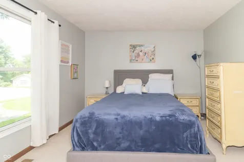 204 Creek Wood Drive Greenfield IN 46140