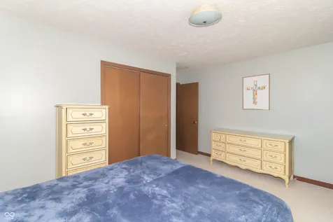 204 Creek Wood Drive Greenfield IN 46140