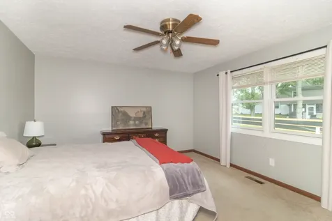 204 Creek Wood Drive Greenfield IN 46140