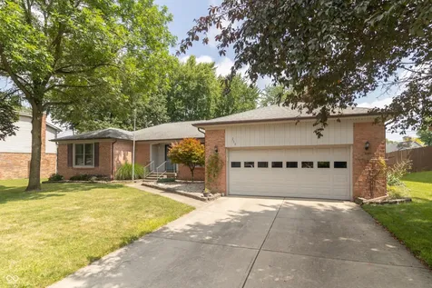 204 Creek Wood Drive Greenfield IN 46140