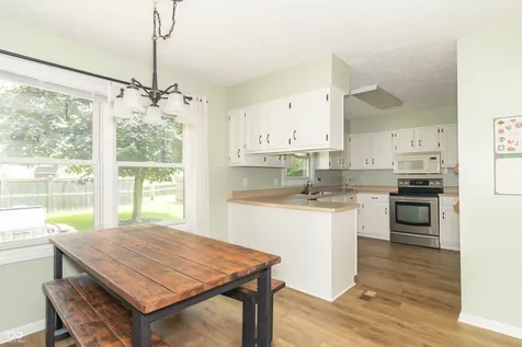 204 Creek Wood Drive Greenfield IN 46140