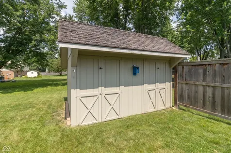 204 Creek Wood Drive Greenfield IN 46140