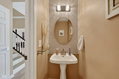 13556 Alston Fishers IN 46037