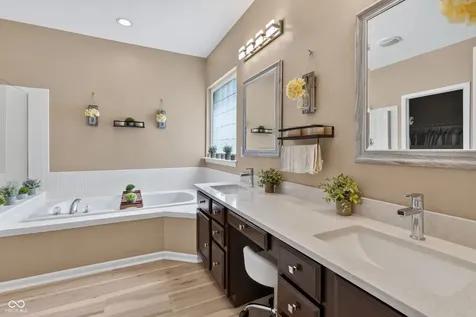 13556 Alston Fishers IN 46037