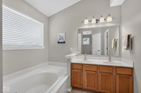 13895 Barnett Place Fishers IN 46038
