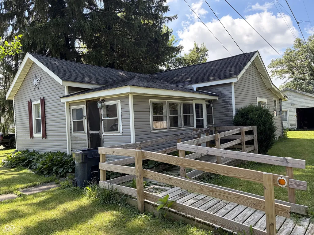 403 E Broad Street Spiceland IN 47385