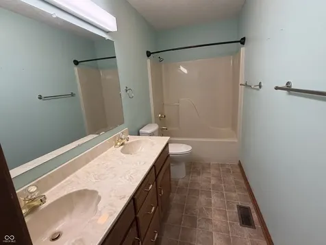 1206 Sugar Pine Drive Anderson IN 46012