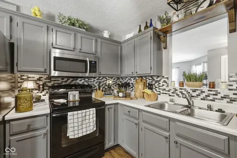 1223 Stave Oak Court Beech Grove IN 46107