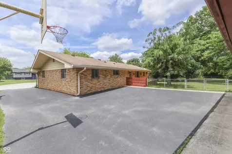13 Edwards Court Beech Grove IN 46107