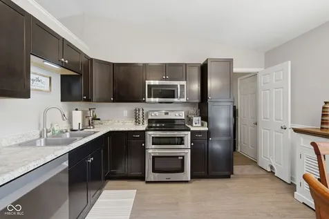 2230 Whitecliff Drive Indianapolis IN 46234
