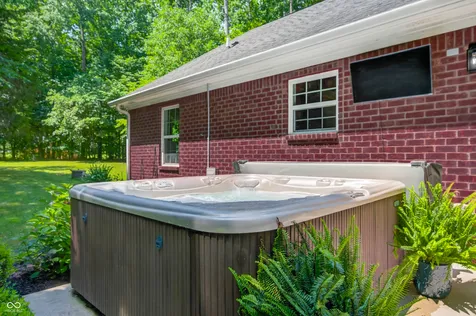 7197 E Pine Needle Lane Morgantown IN 46160