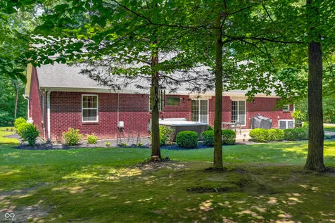 7197 E Pine Needle Lane Morgantown IN 46160